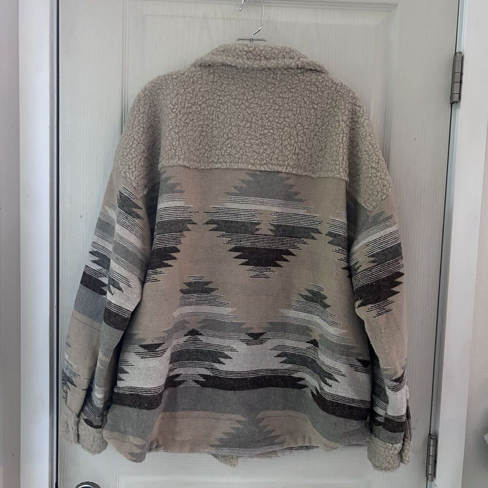 GOOD New In Aztec Sherpa Shacket L Southwestern Western boho cabincore - Picture 3 of 14